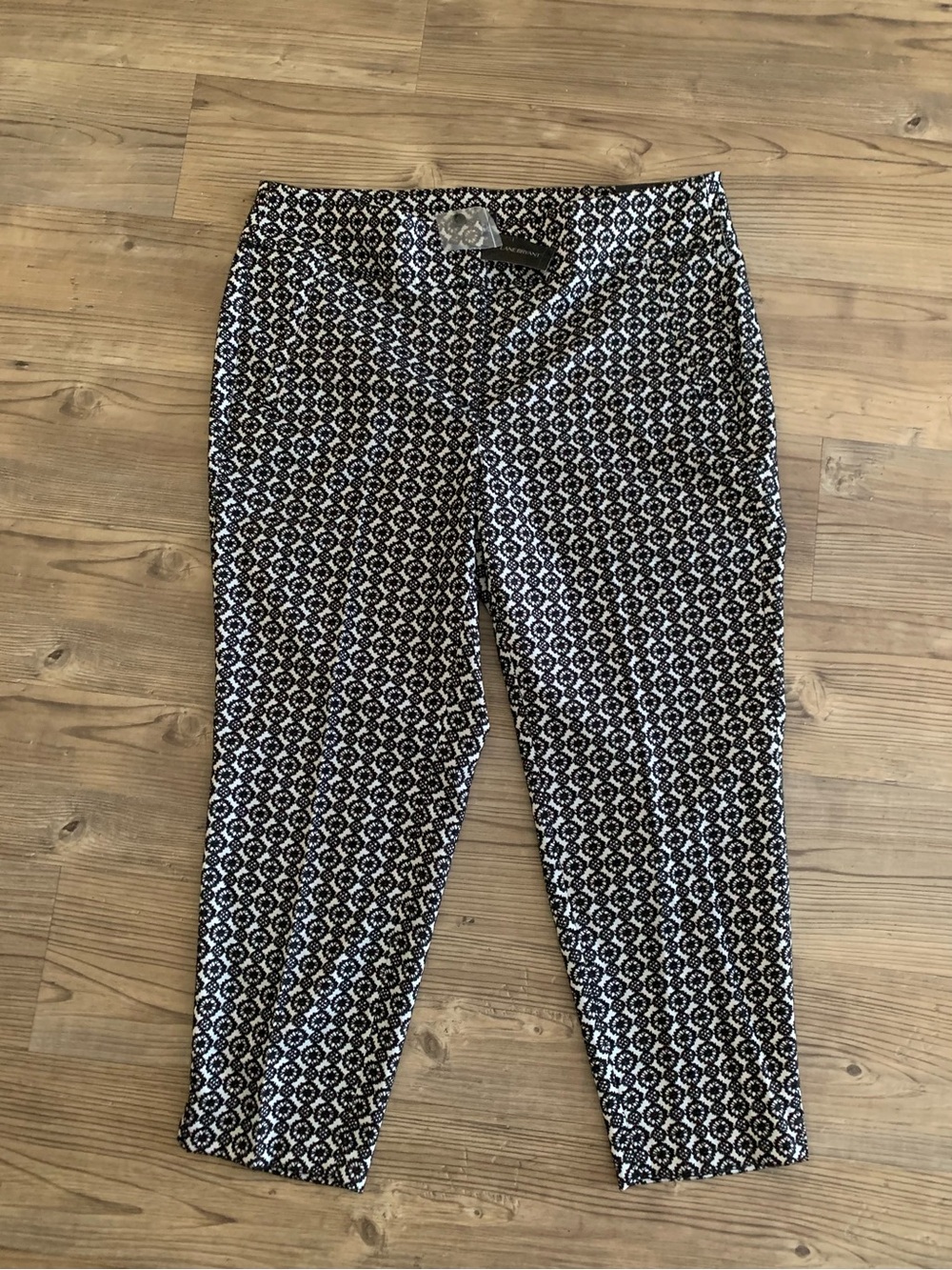 NWT Lane Bryant The Lena ankle pants with a moderately curvy fit